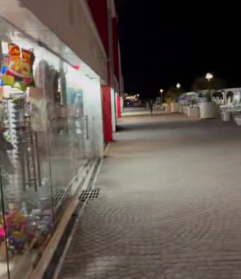 Андрей Григорьев-Апполонов удивлён безлюдными улицами Сочи. Но есть нюанс