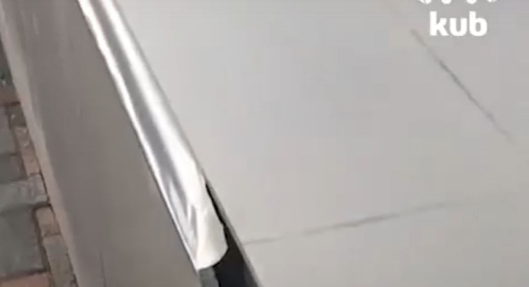 В Усть-Лабинском районе памятники советским воинам отремонтировали скотчем