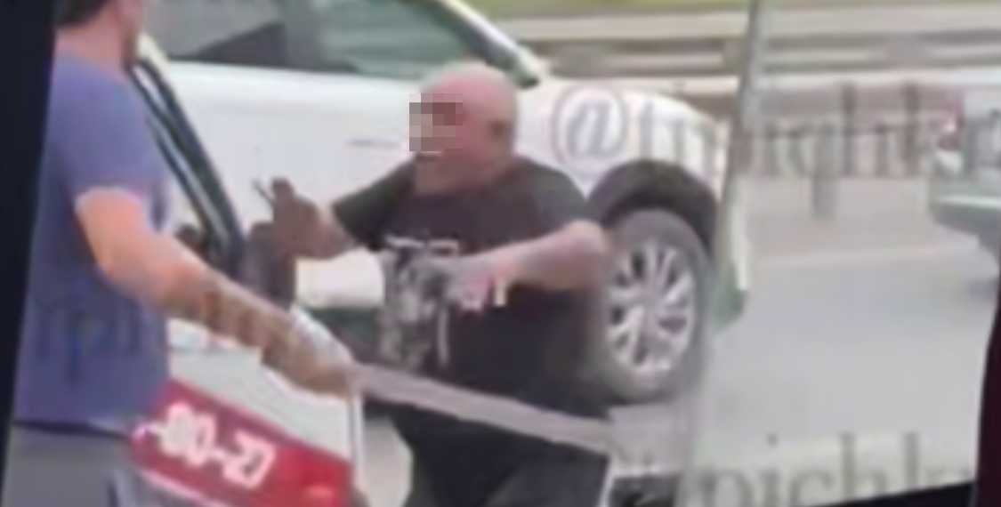 В Краснодаре водитель маршрутки попался на собственной бите