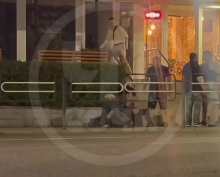 В Сочи мужчины устроили боксёрский турнир на улице Чебрикова