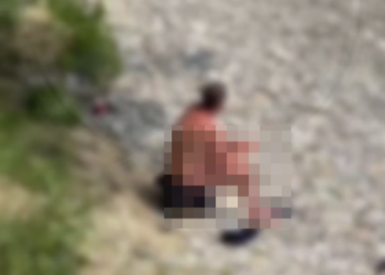 В Сочи мужчины в костюмах Адама открыли туристический сезон у детского санатория