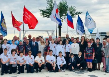 Заплыв по Черному морю прошел в честь героев ВОВ 9 мая