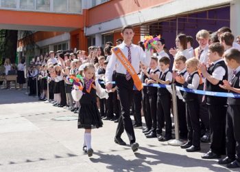 Последний звонок прозвенел для более чем 10 тысяч сочинских выпускников