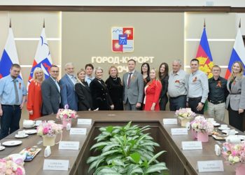 Глава Сочи Андрей Прошунин встретился с трудовыми династиями города