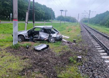 В Краснодарском крае водитель «девятки» врезался в «Ласточку» и погиб