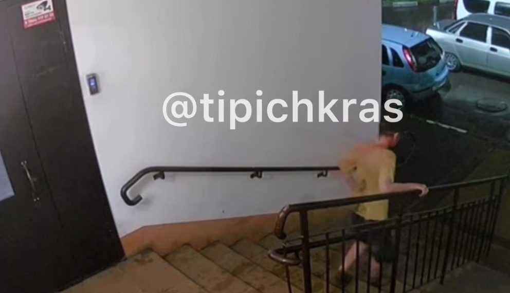 По двору в Краснодаре бродила загадочная окровавленная женщина