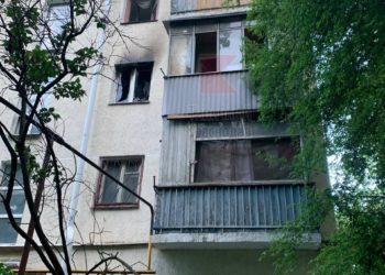 В Краснодаре из-за упавших веток на провода произошел пожар в двух квартирах