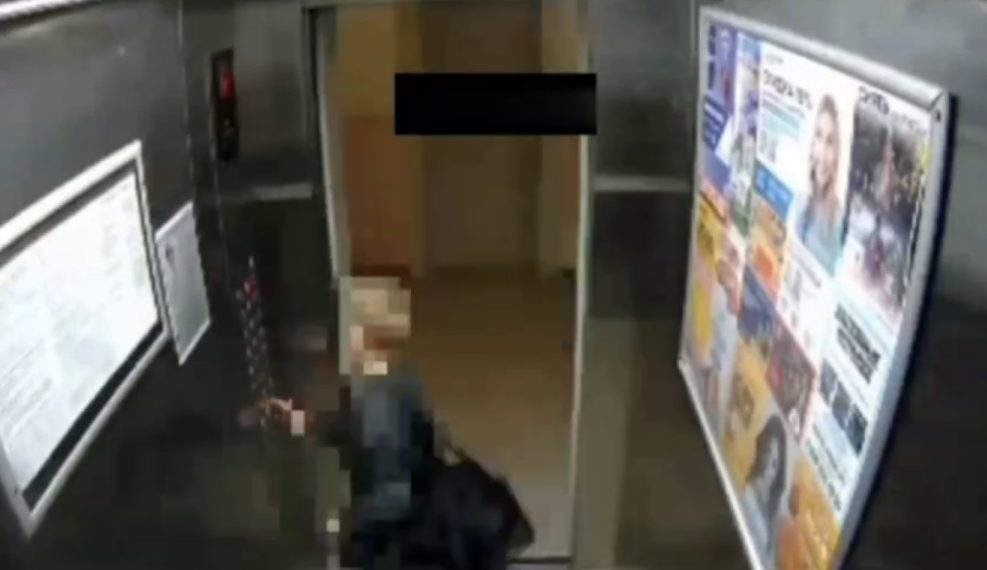 В Краснодаре сорвался лифт с ребенком внутри