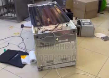 В Краснодаре мужчина разгромил кондитерскую бывшей жены