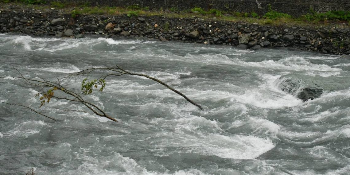 В Сочи ожидаются дожди и возможное повышение уровня воды в реках 11 и 12 мая