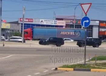 Фуры в Краснодаре: когда власти наведут порядок?