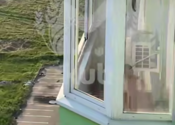 В Краснодаре голый мужчина избил девушку