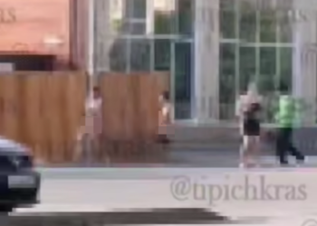 Группу голых и полуголых мужчин сняли на видео в центре Кропоткина