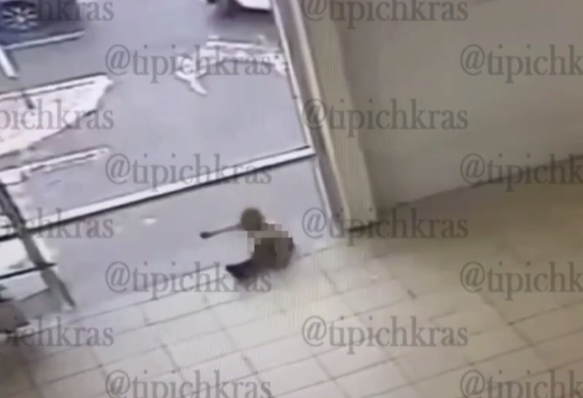 Кадры трагедии: на видео попало падение ребенка в гипермаркете Новороссийска