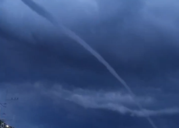 Жители и гости Туапсе стали свидетелями впечатляющего морского смерча