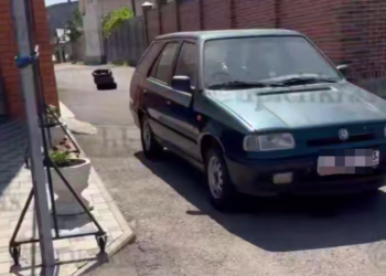 В Краснодаре жители самовольно перекрывают улицу