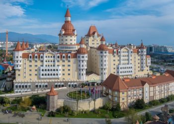 Отель-замок «Богатырь» назван лучшим в Сириусе по версии