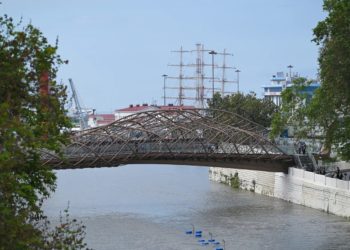 В Сочи открыли мост «Волшебный лист» за полмиллиарда