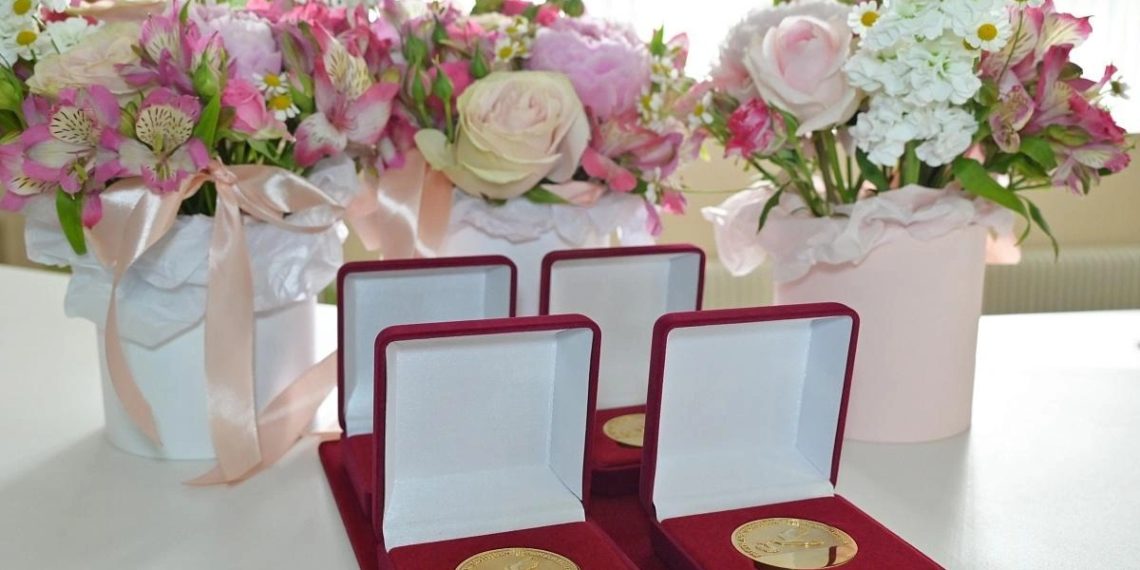 В Сочи 17 младенцев получили медали за рождение в День города