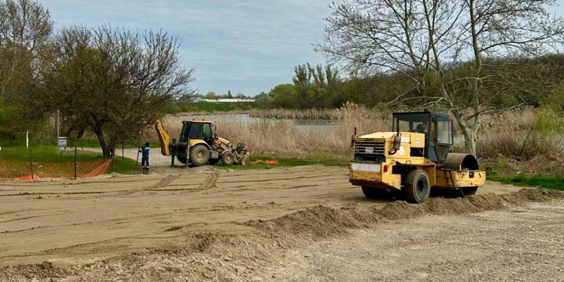 В Кропоткине проходит благоустройство набережной по нацпроекту