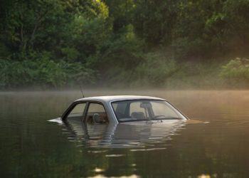 На Кубани пьяный водитель утонул в пруду после семейной ссоры