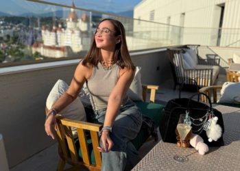 Бузова поделилась своими впечатлениями от отдыха в Сочи