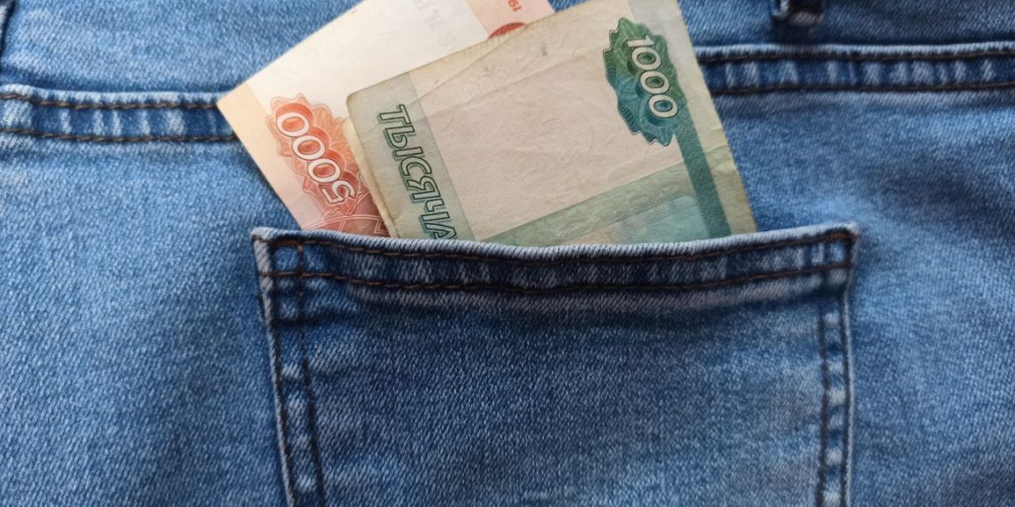 В Сочи прокуратура добилась погашения долга по зарплате в 600 тысяч рублей