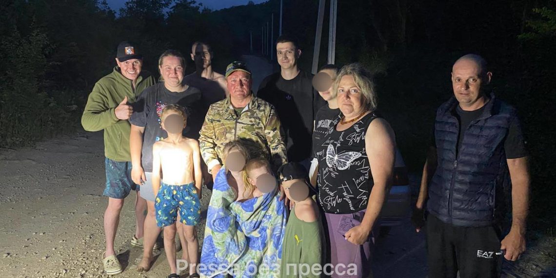 В горах под Архипо-Осиповкой эвакуировали две семьи после резкого подъёма воды