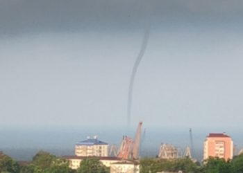 Над Черным морем у Туапсе засняли впечатляющий морской смерч