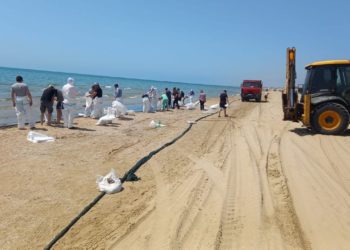 На побережье Анапы в понедельник не зафиксировано новых выбросов мазута