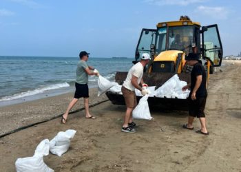 В День России на побережье Анапы не зафиксировано новых выбросов мазута