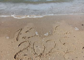 На побережье Анапы 13 июня не зафиксировано новых выбросов мазута