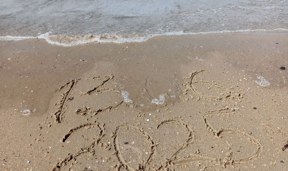 На побережье Анапы 13 июня не зафиксировано новых выбросов мазута