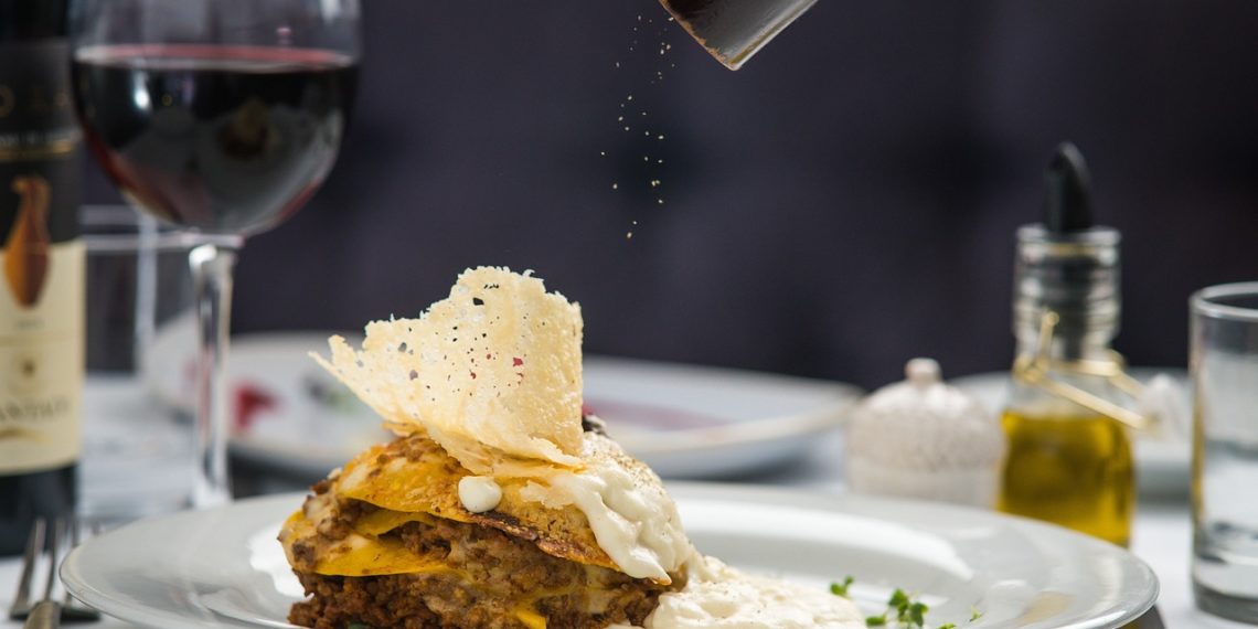 Ресторан за миллиард: в Сочи продают заведение с прудом и башней