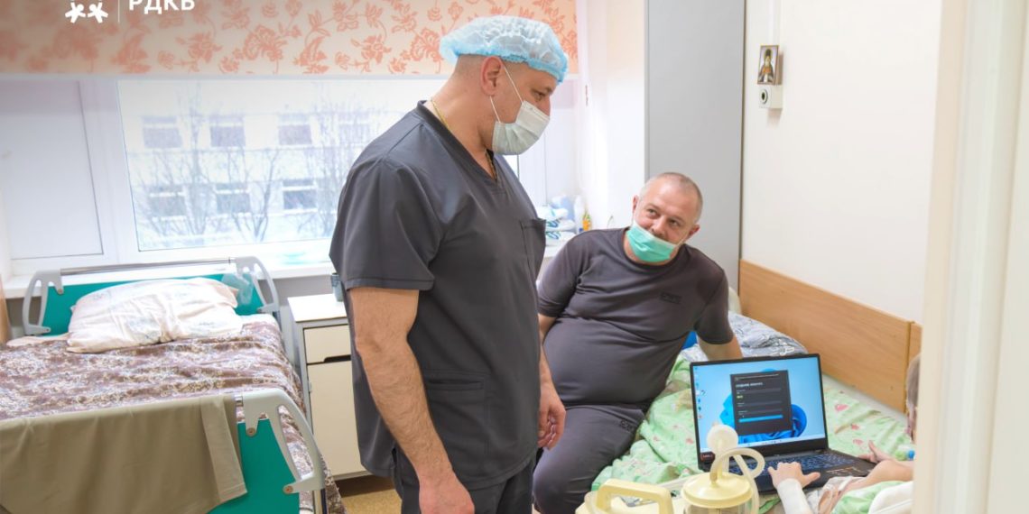 Отец пострадавшего в Сочи мальчика опроверг слухи об ухудшении его состояния