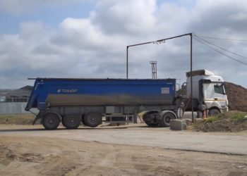 На Кубани вывезли 778 тонн замазученного песка с площадки временного накопления