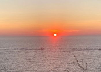 Морская вода на южных курортах РФ прогревается, но погода преподнесет сюрприз