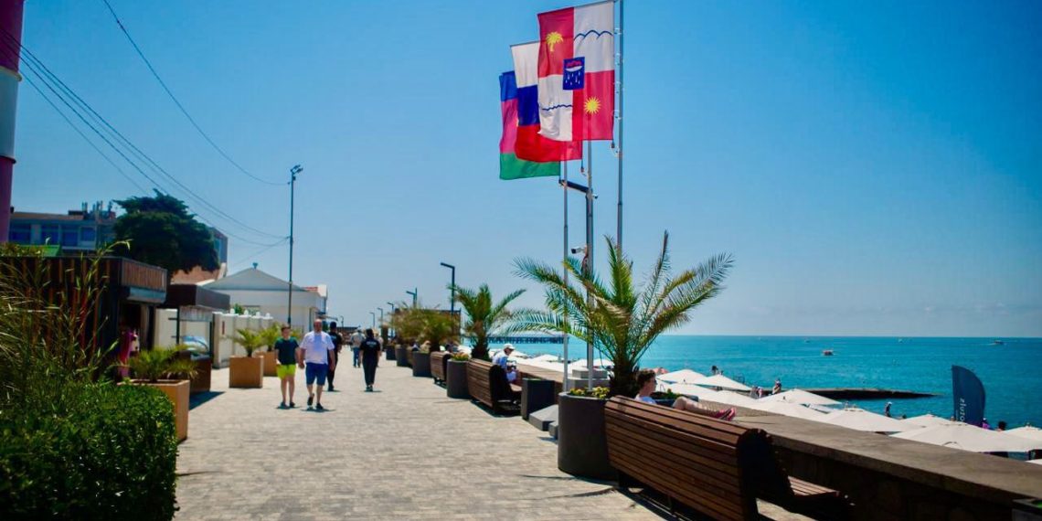 В Сочи открыли все официальные пляжи 18 июня