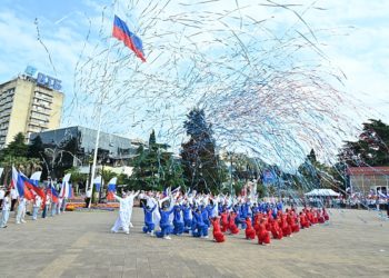 В Сочи торжественные церемонии поднятия флага РФ прошли во всех районах города