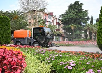 Сочи усиливает санитарную обработку пляжей и общественных пространств