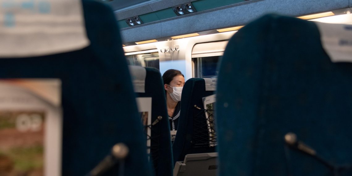 Более 20 поездов на сочинском направлении задерживаются из-за повреждения пути