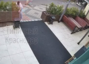 Вандал устроил погром на улице Гоголя в Краснодаре