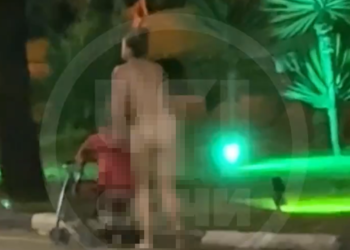 В центре Сочи полицейские задержали обнаженную женщину с детской коляской