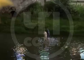 В Сочи мужчина нырнул с моста в реку