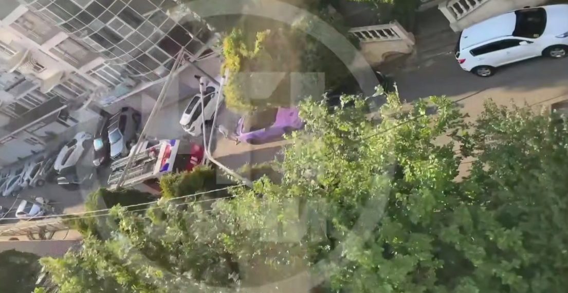 Пожарная машина не смогла проехать из-за неправильной парковки в Сочи