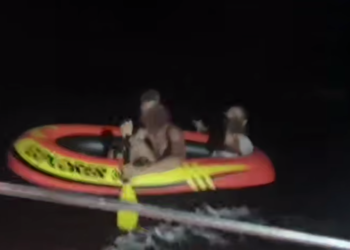 Двух подростков на лодке унесло в открытое море у берегов Ольгинки на Кубани