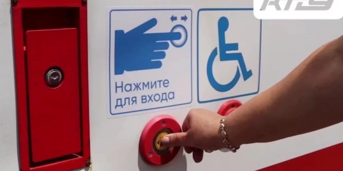 В Краснодаре в трамваях КТТУ стартовало адресное открытие дверей для комфорта пассажиров