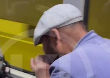 Сочинцы пожаловались на закурившего в автобусе пьяного мужчину