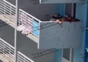 В Краснодаре пьяный мужчина кидался бутылками с балкона