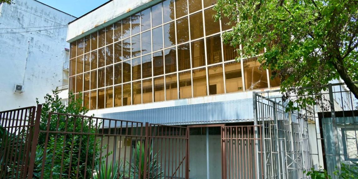 В Сочи за 7,4 млн рублей скорректируют проект капремонта бассейна